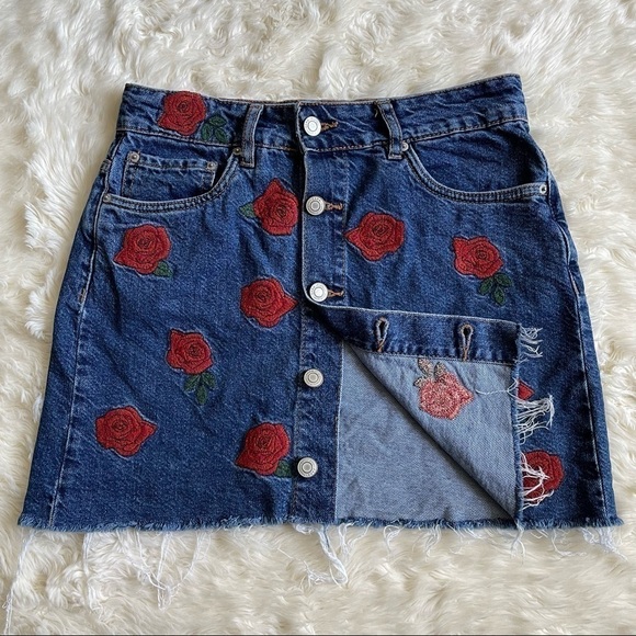 Zara Skirt Rose Flower Embroidered Denim Button Front Mini Blue Red XS - Picture 4 of 9